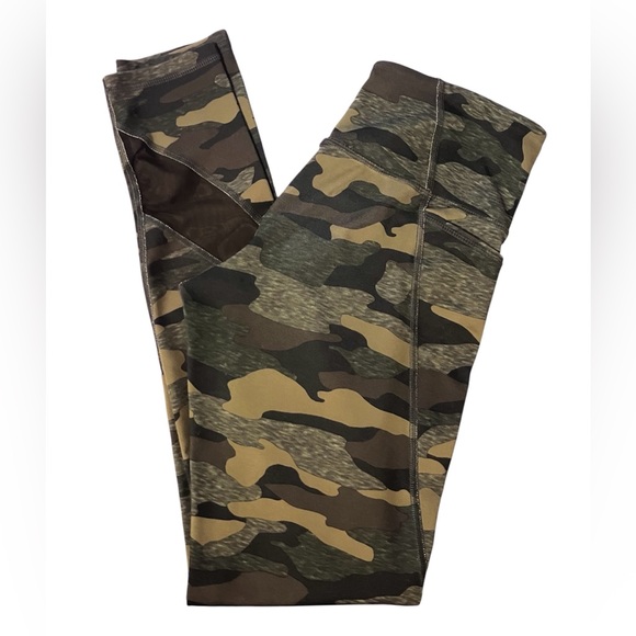 NWOT Old Navy Youth Active Go-Dry Camouflage Leggings - Picture 1 of 8